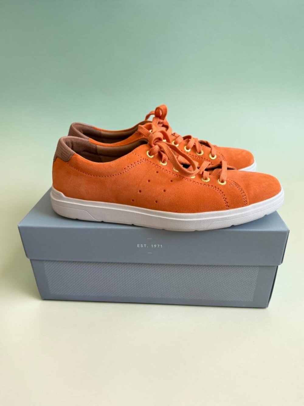 ROCKPORT Men’s Total Motion Orange Sneakers Size 7